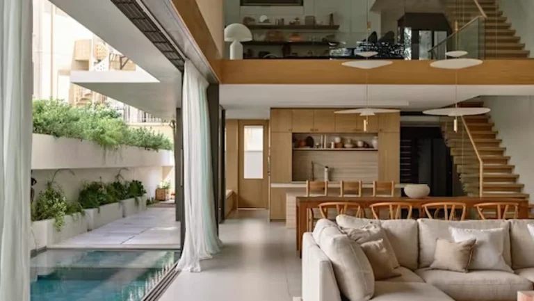 Family Living in Tengah